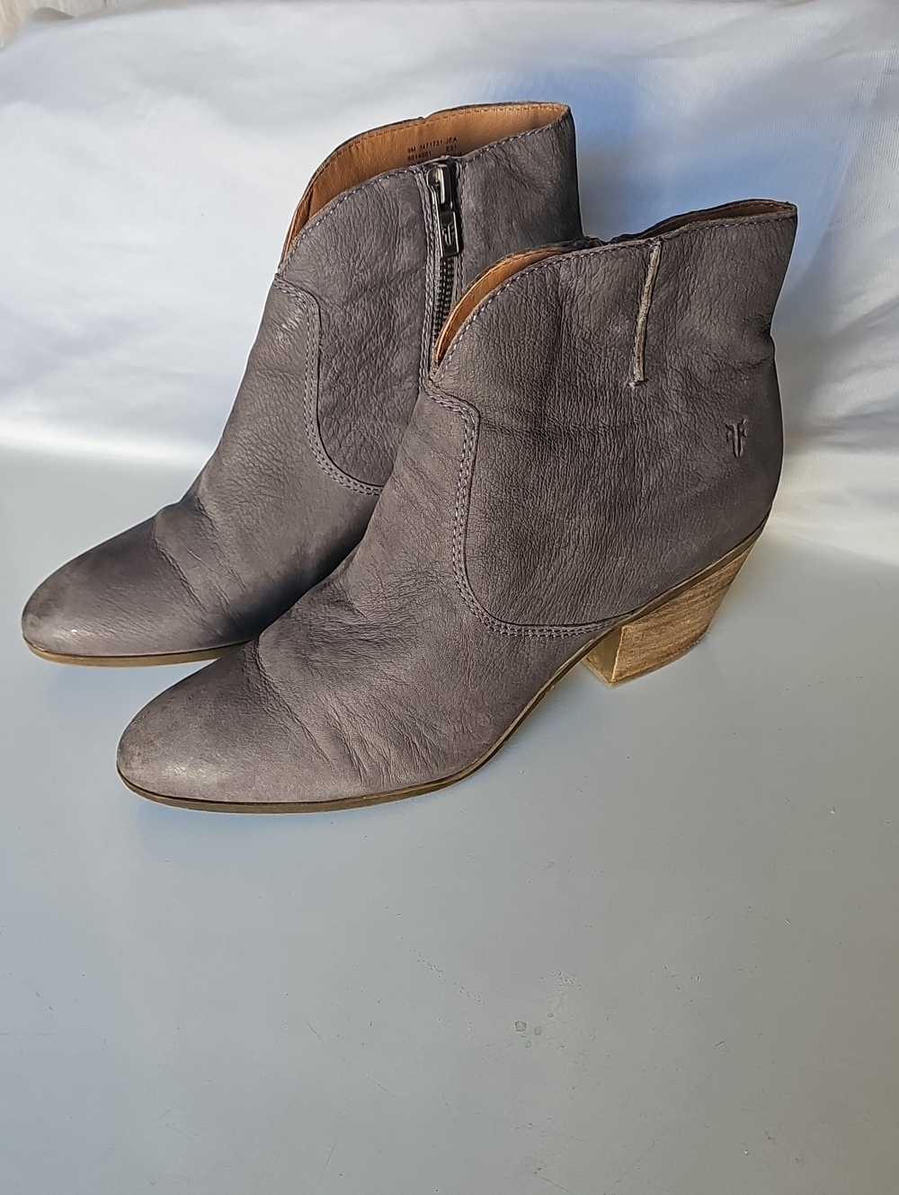 FRYE Judith Seam Leather Booties Distressed Medium Grey | Size 9 M